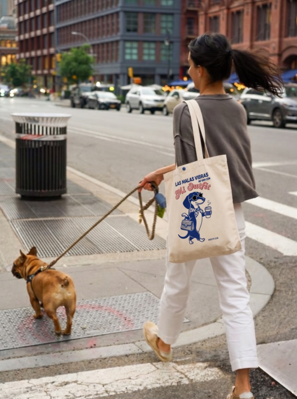 Gemini_Generated_Image_hxg9prhxg9prhxg9 TOTE BAG HUESITO CLUB – Bolsa para Paseo con Mascotas
