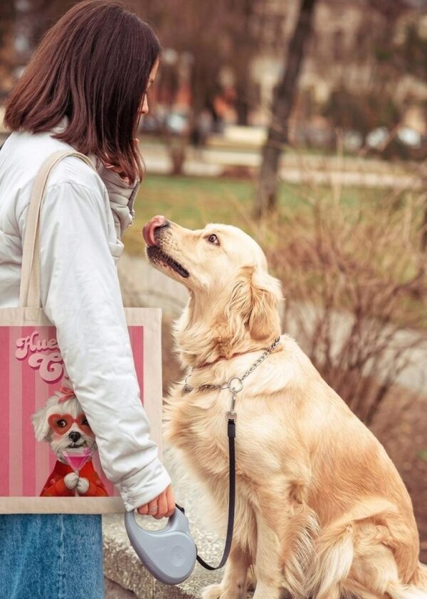 WhatsApp Image 2026-05-27 at 2.41.46 PM TOTE BAG HUESITO CLUB – Bolsa para Paseo con Mascotas